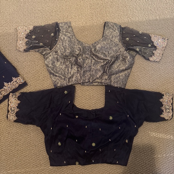 Navy Silk Saree with 2 Blouses - Picture 4 of 4